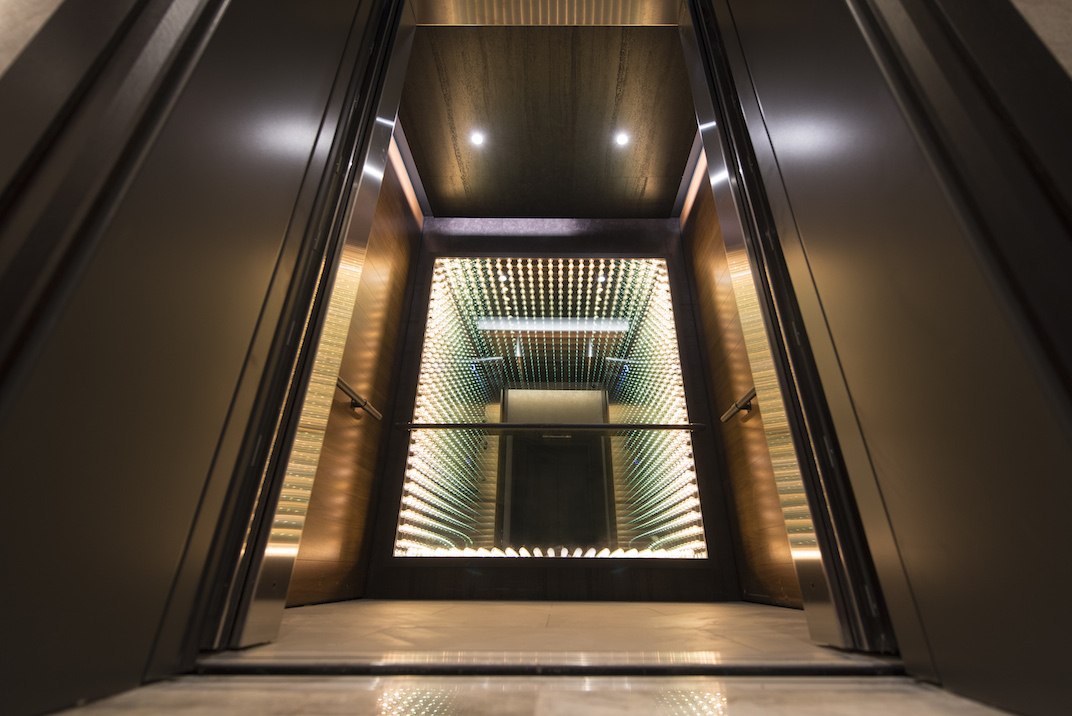 Parq Douglas Elevator