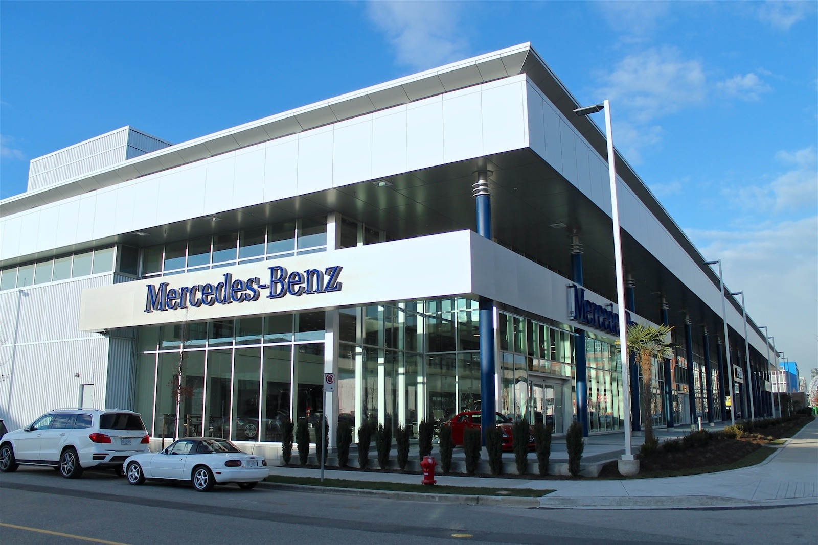 Robertson-Walls-Ceilings-Completed-Projects-Luxury-Car-Dealerships-Mercedes-Benz-Vancouver-1 Completed Projects