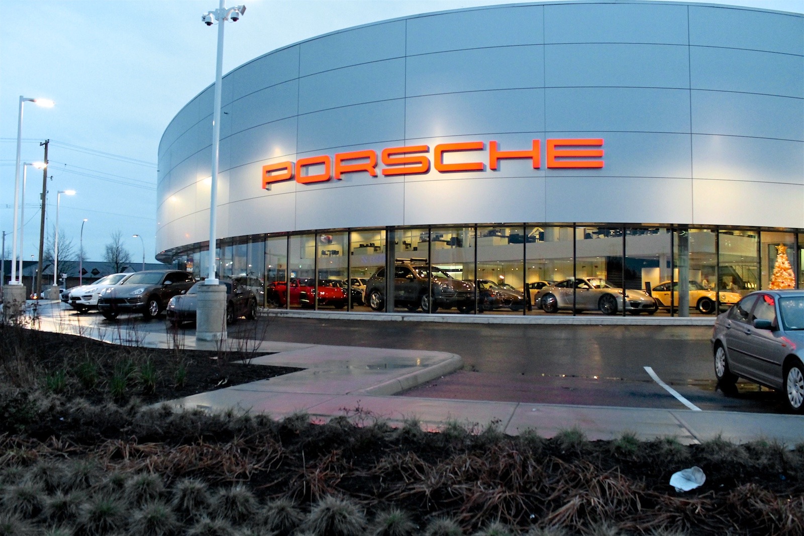 Robertson-Walls-Ceilings-Completed-Projects-Luxury-Car-Dealerships-Open-Road-Porsche-2 Completed Projects