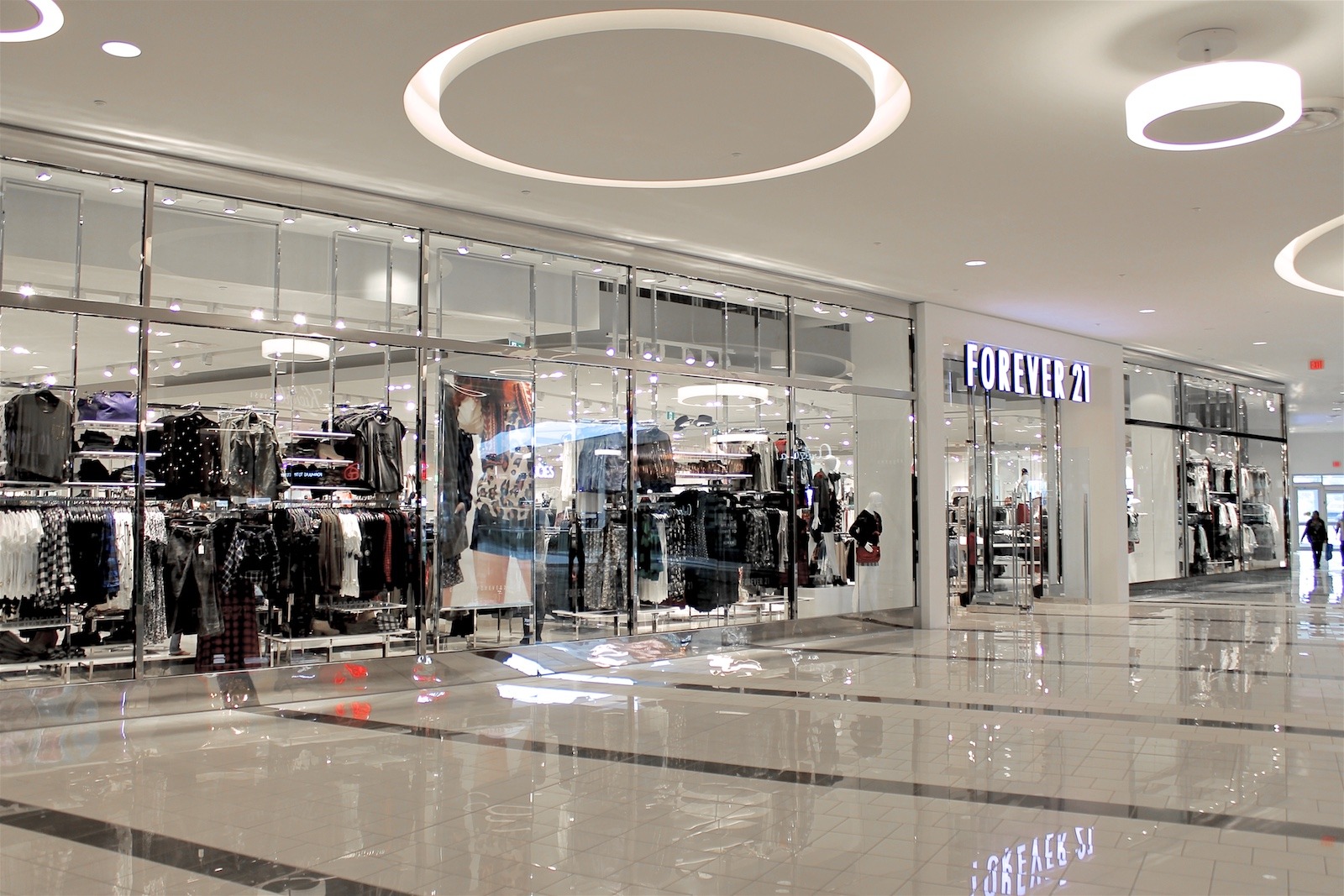 Forever 21 - Metropolis at Metrotown – Urban Planet