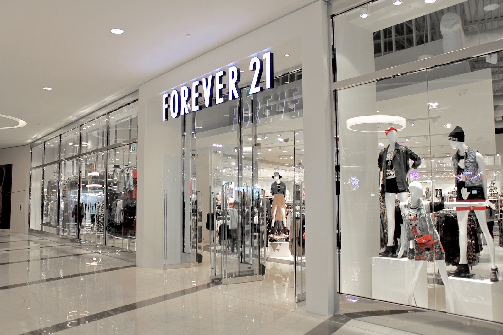 Luxury Retail: Forever 21 Guilford Town Centre Completed 2013