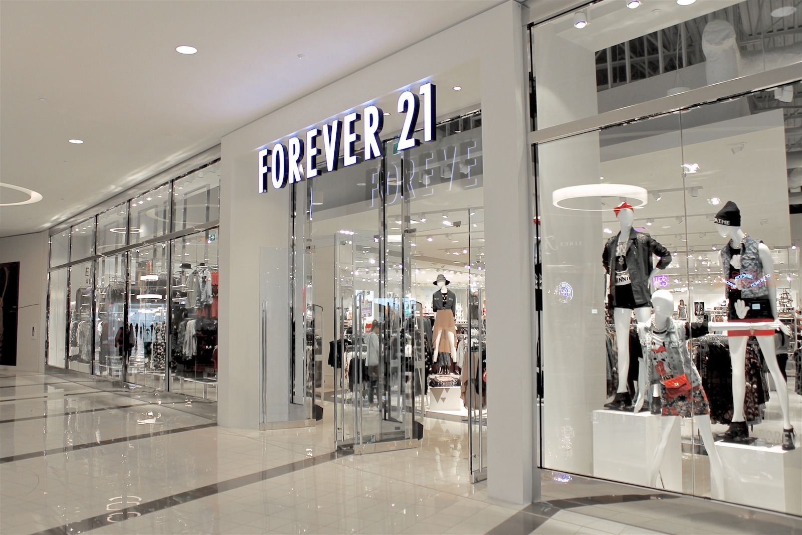 Forever 21 opens second metro area store at Outlets of Des Moines