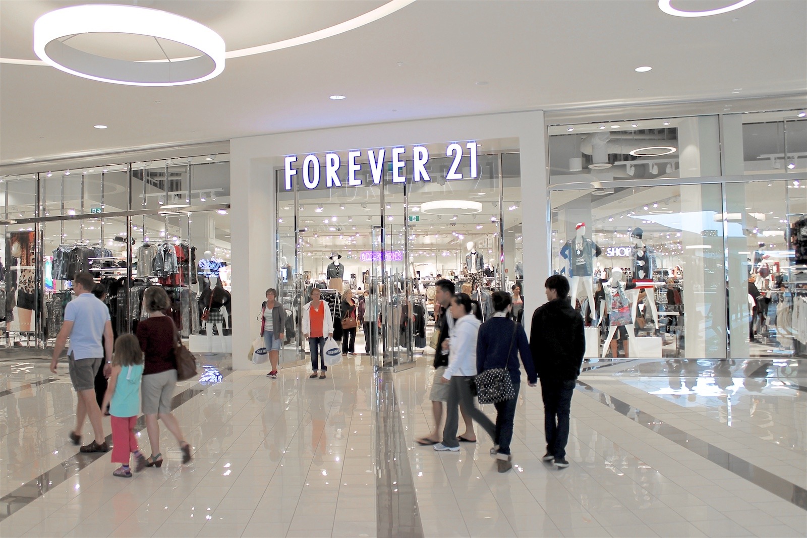 Luxury Retail: Forever 21 Guilford Town Centre Completed 2013